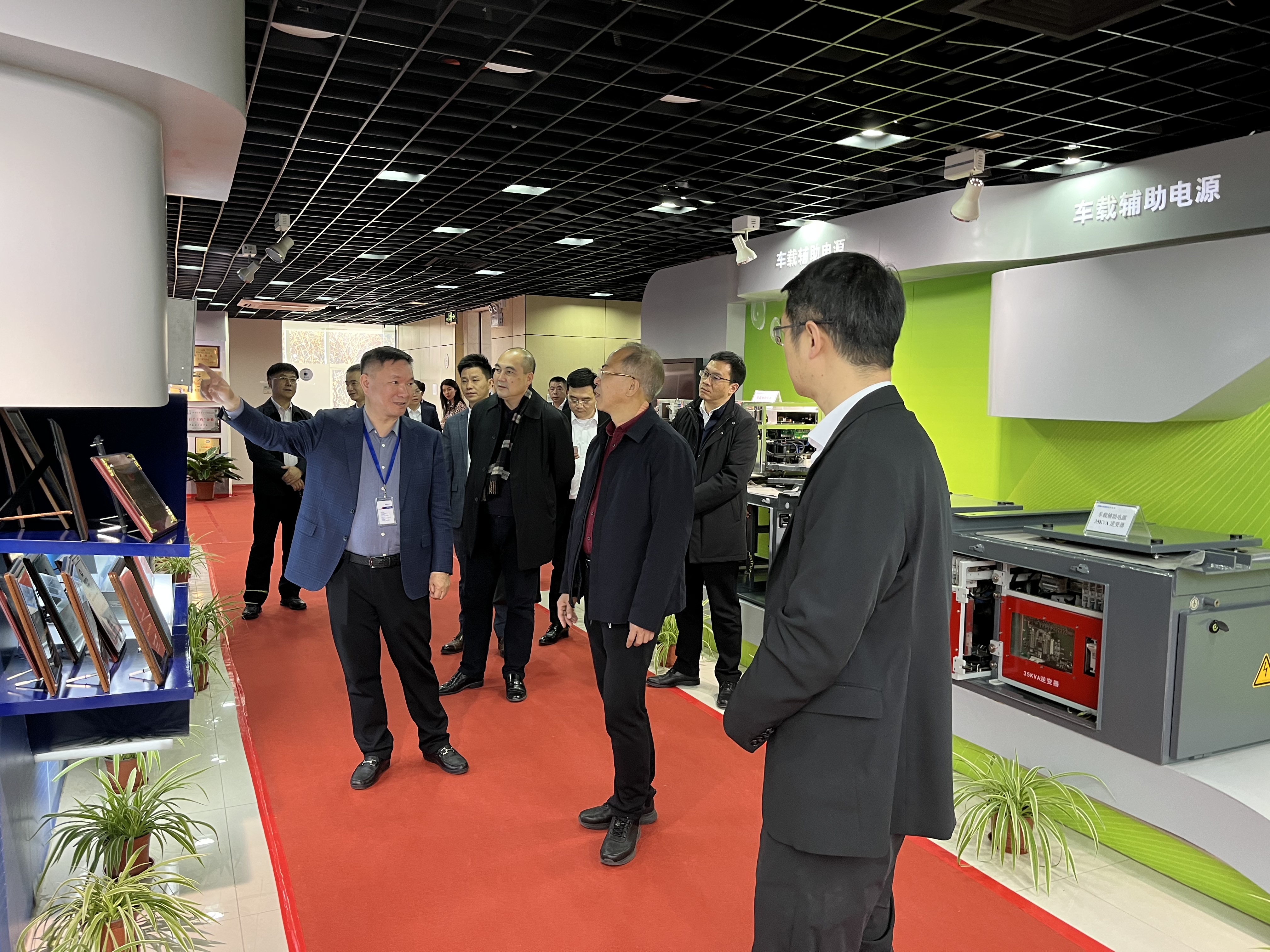 ׯ�к���Ϸ(�й�)�ɷ����޹�˾-����