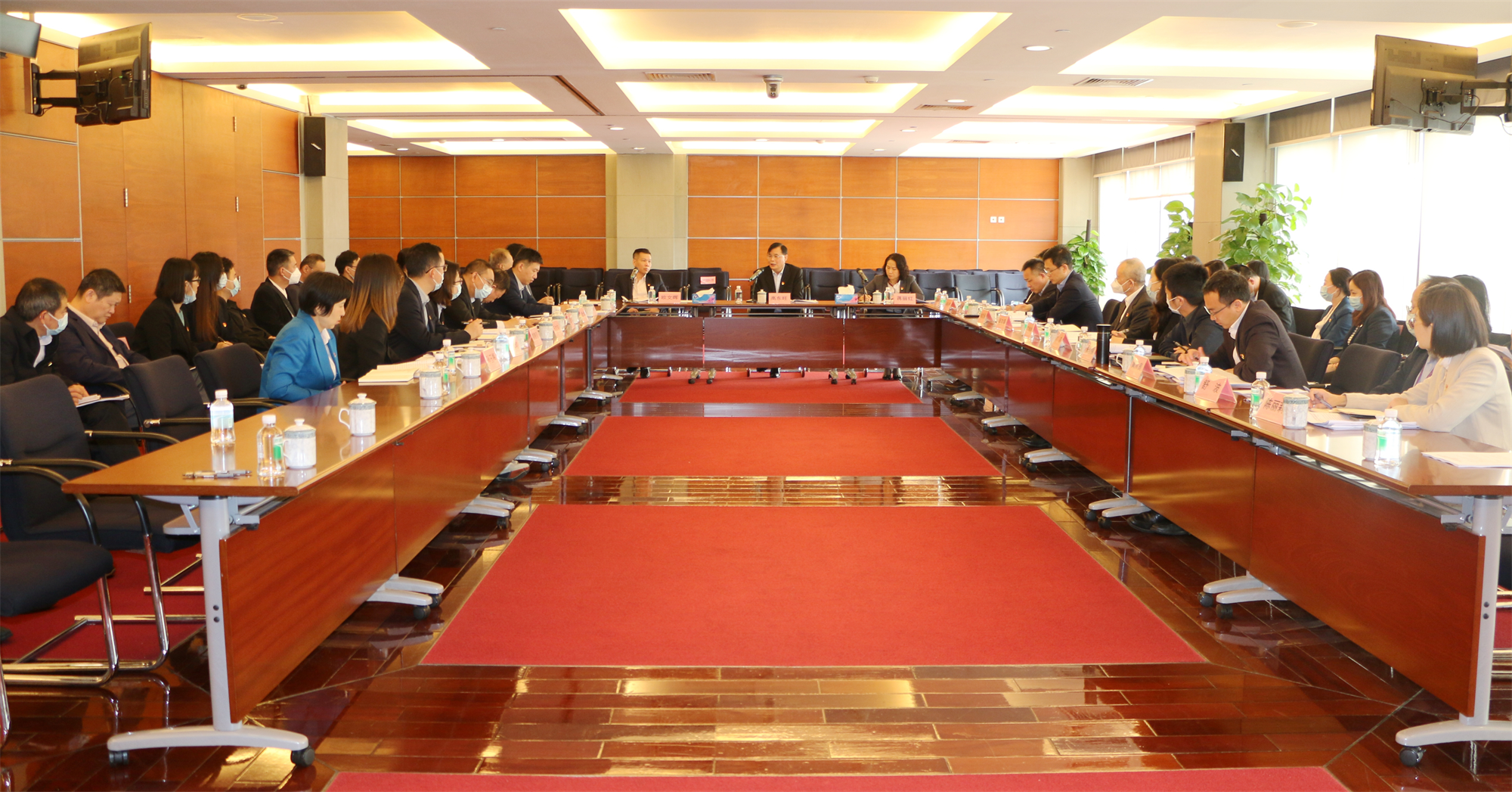 ׯ�к���Ϸ(�й�)�ɷ����޹�˾-����