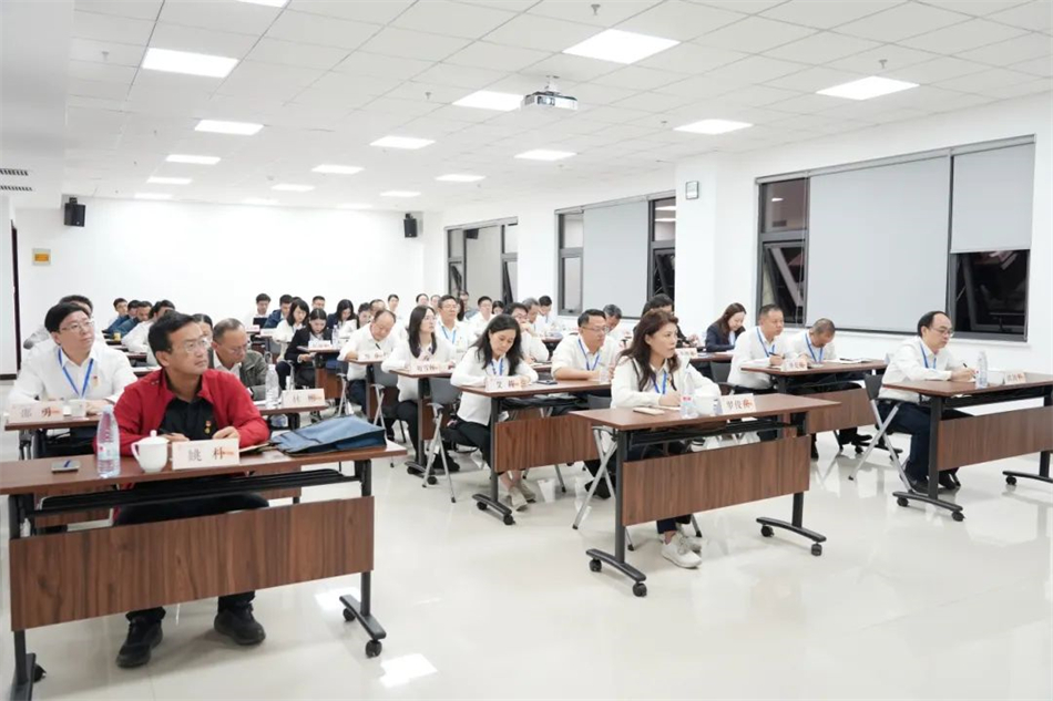 ׯ�к���Ϸ(�й�)�ɷ����޹�˾-����